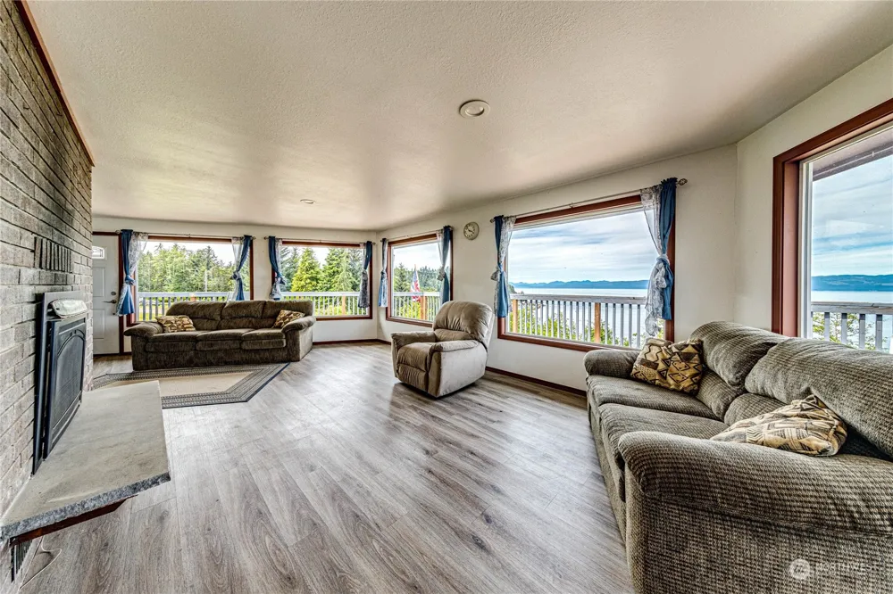 14568 Hwy 112 Sekiu, WA 98381