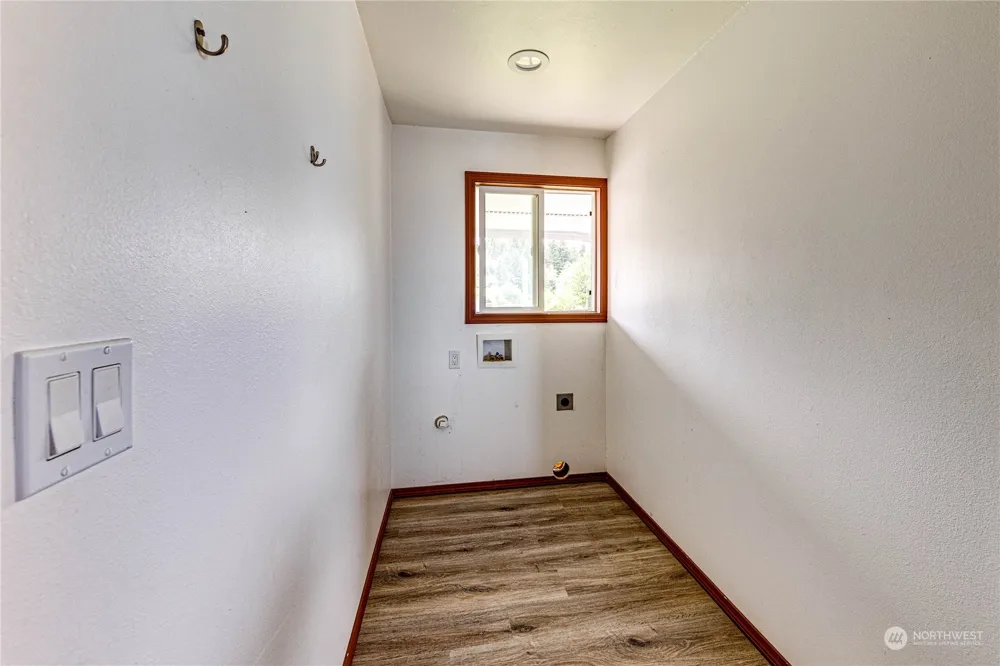14568 Hwy 112 Sekiu, WA 98381