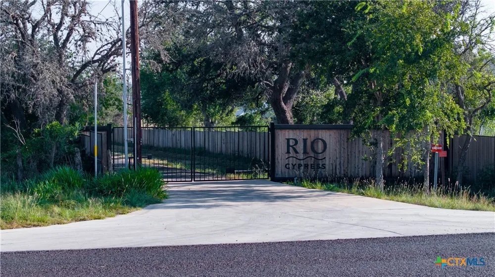 46 Ranch Road 1621 Comfort, TX 78013