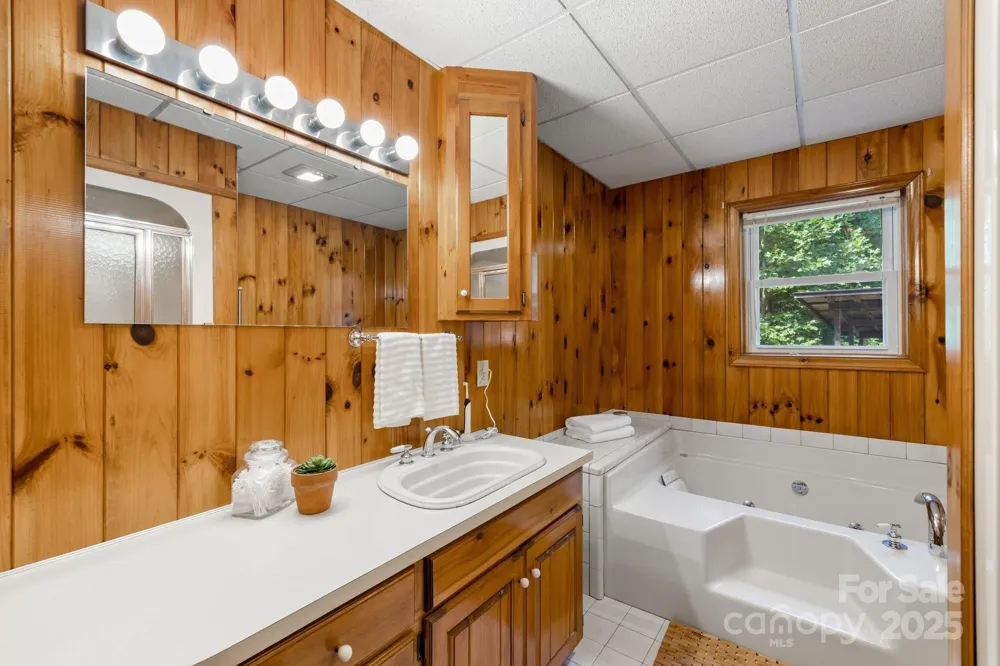 505 Old Home Place Drive Marshall, NC 28753
