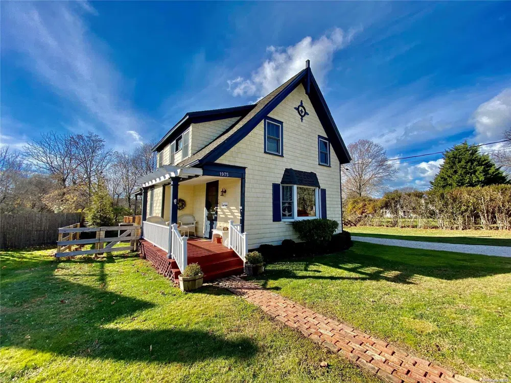 1975 Youngs Avenue Southold, NY 11971