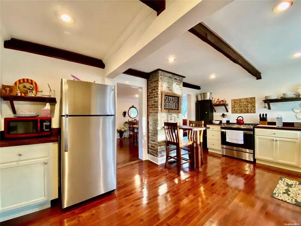1975 Youngs Avenue Southold, NY 11971