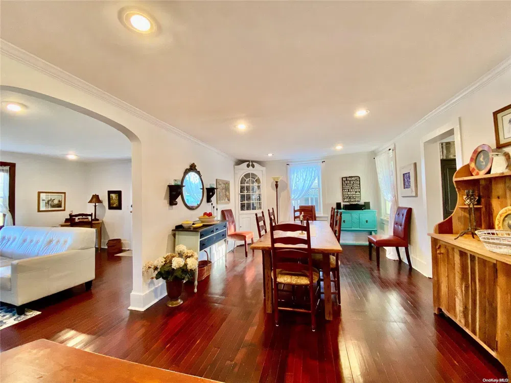 1975 Youngs Avenue Southold, NY 11971