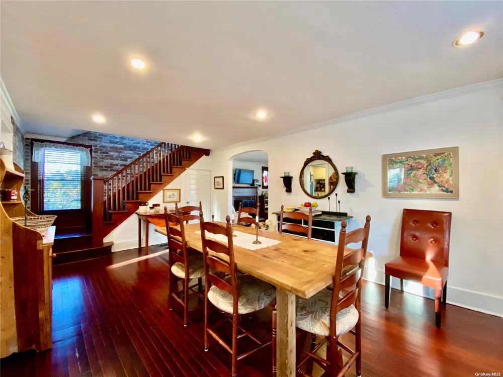 1975 Youngs Avenue Southold, NY 11971