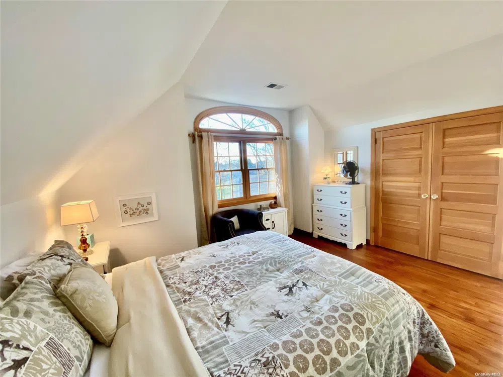 1975 Youngs Avenue Southold, NY 11971