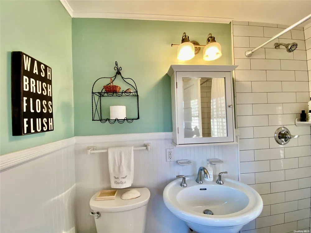 1975 Youngs Avenue Southold, NY 11971