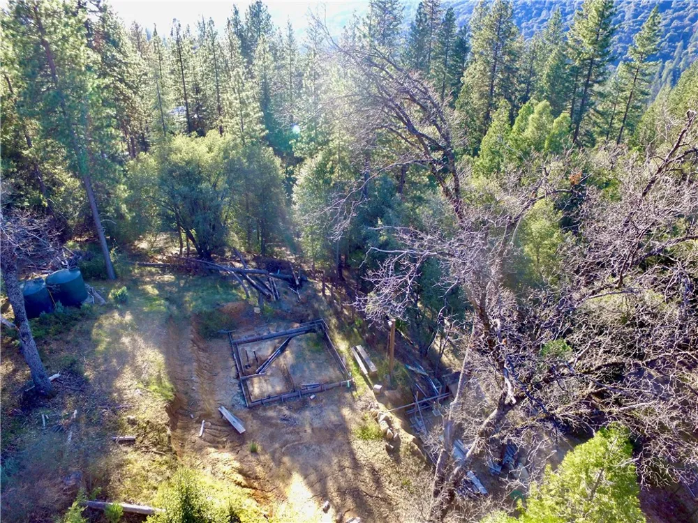 50963 Chu Ranch Road Oakhurst, CA 93644