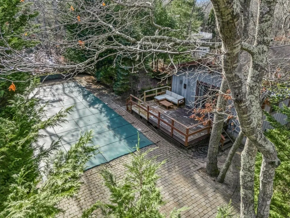 292 Little Fresh Pond Road Southampton, NY 11968