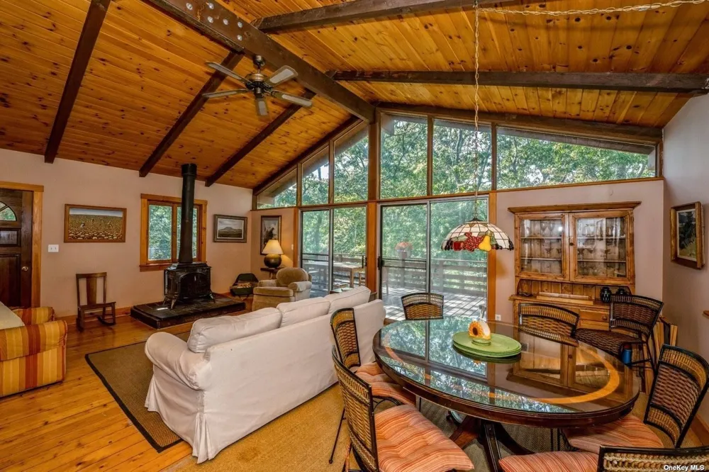 292 Little Fresh Pond Road Southampton, NY 11968