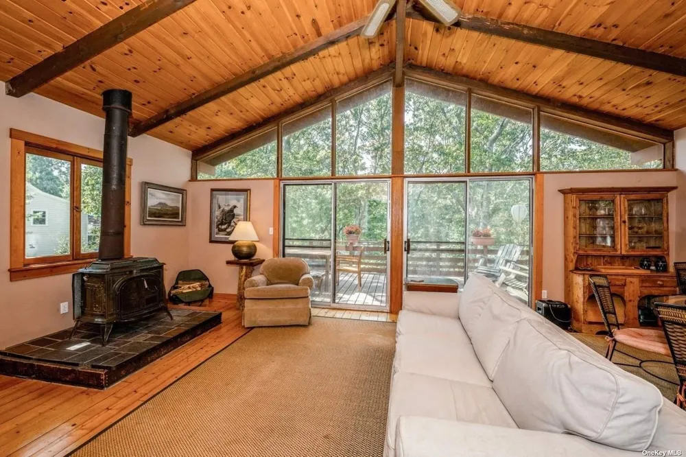 292 Little Fresh Pond Road Southampton, NY 11968