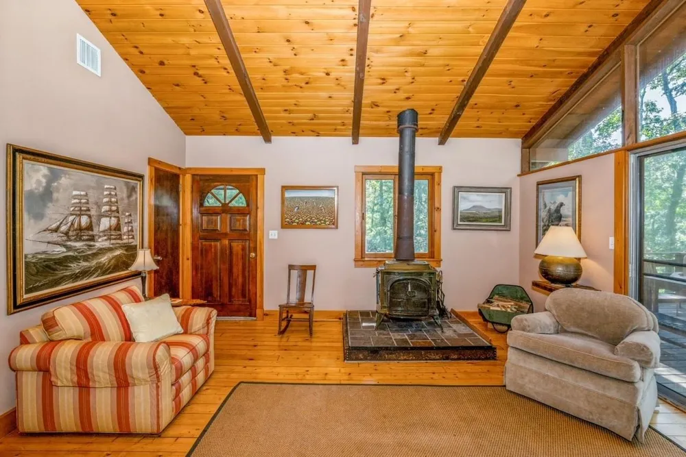 292 Little Fresh Pond Road Southampton, NY 11968