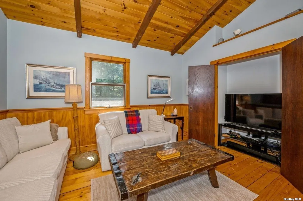 292 Little Fresh Pond Road Southampton, NY 11968