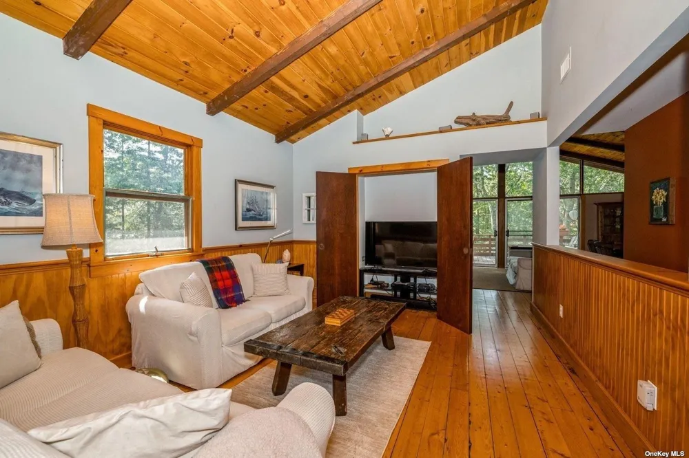 292 Little Fresh Pond Road Southampton, NY 11968