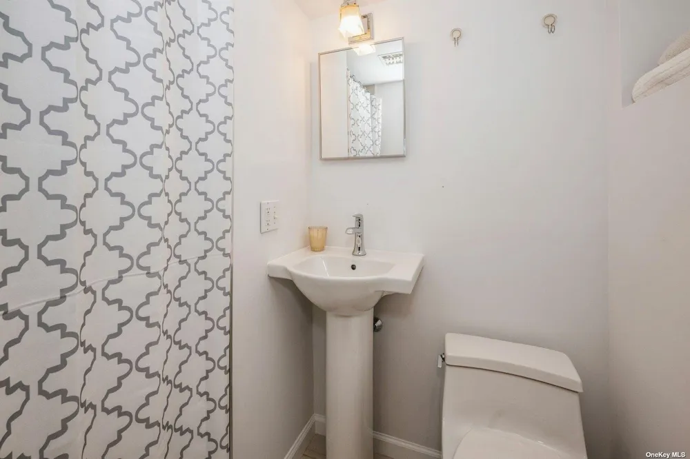 292 Little Fresh Pond Road Southampton, NY 11968