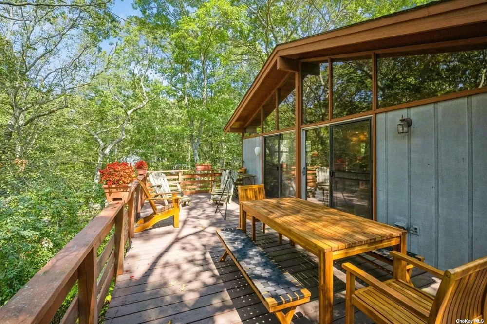 292 Little Fresh Pond Road Southampton, NY 11968