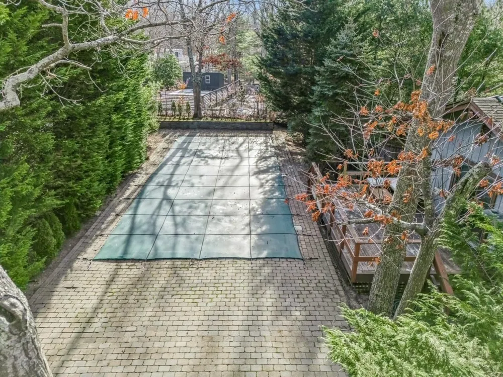 292 Little Fresh Pond Road Southampton, NY 11968