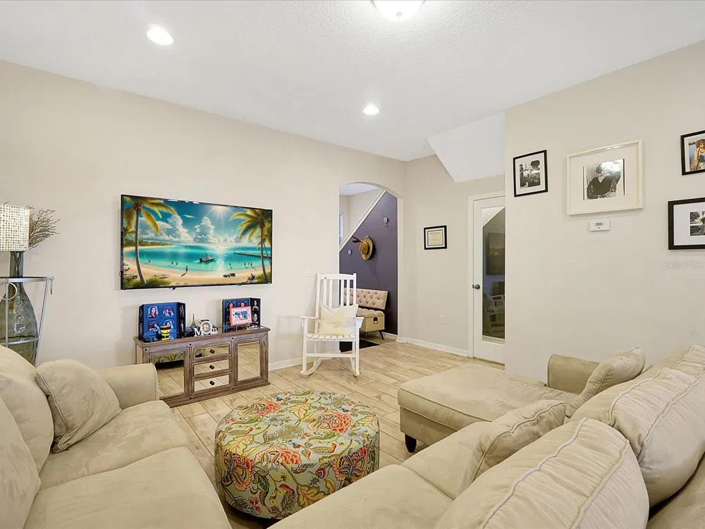 2766 WHITE ISLE LANE Orlando, FL 32825