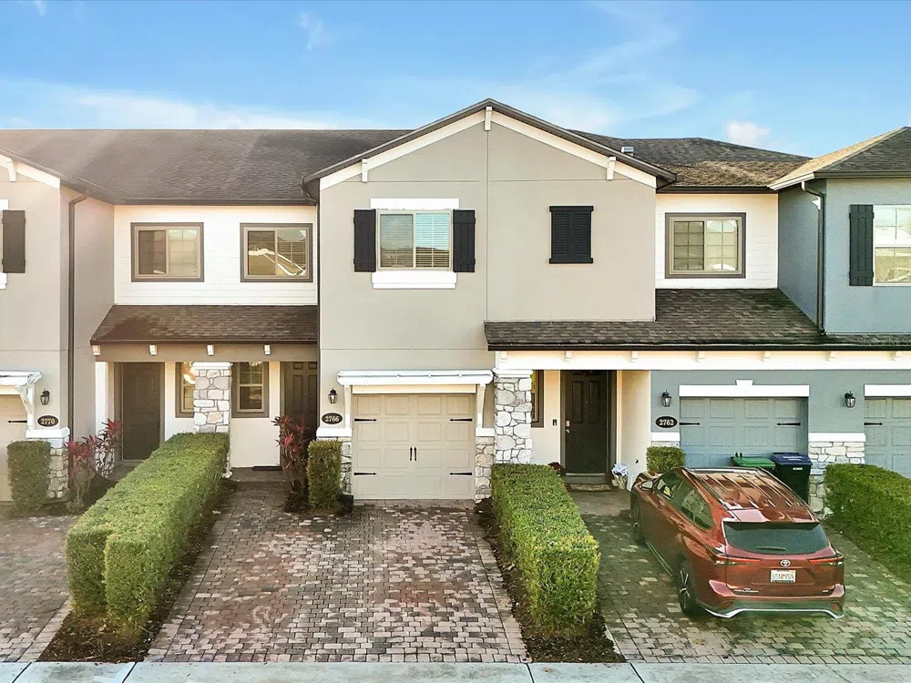 2766 WHITE ISLE LANE Orlando, FL 32825