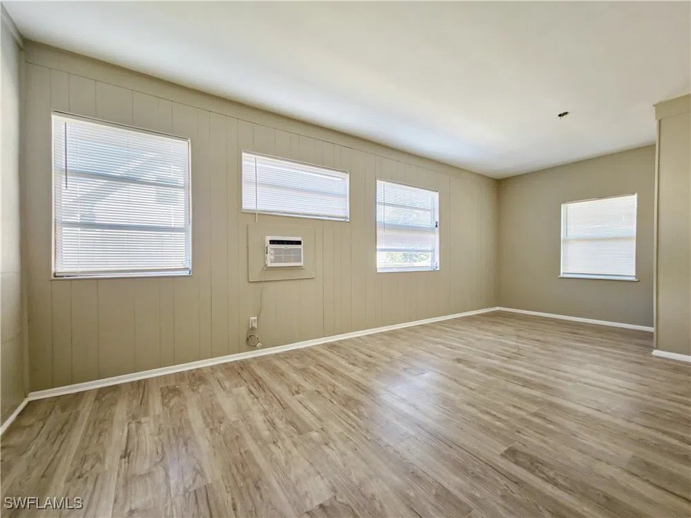 ROBERTS STREET Mims, FL 32754