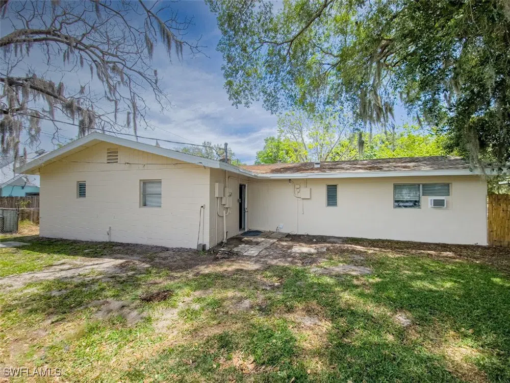 ROBERTS STREET Mims, FL 32754