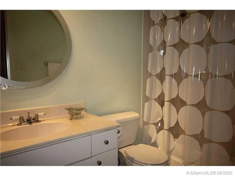 5161 COLLINS AV #508 Miami Beach, FL 33140