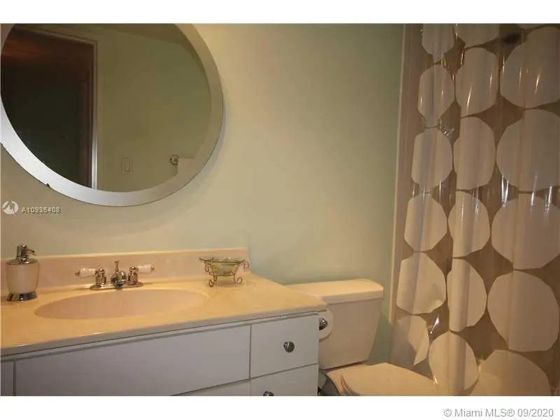 5161 COLLINS AV #508 Miami Beach, FL 33140