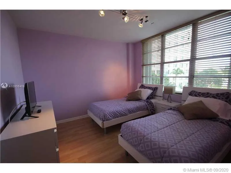 5161 COLLINS AV #508 Miami Beach, FL 33140