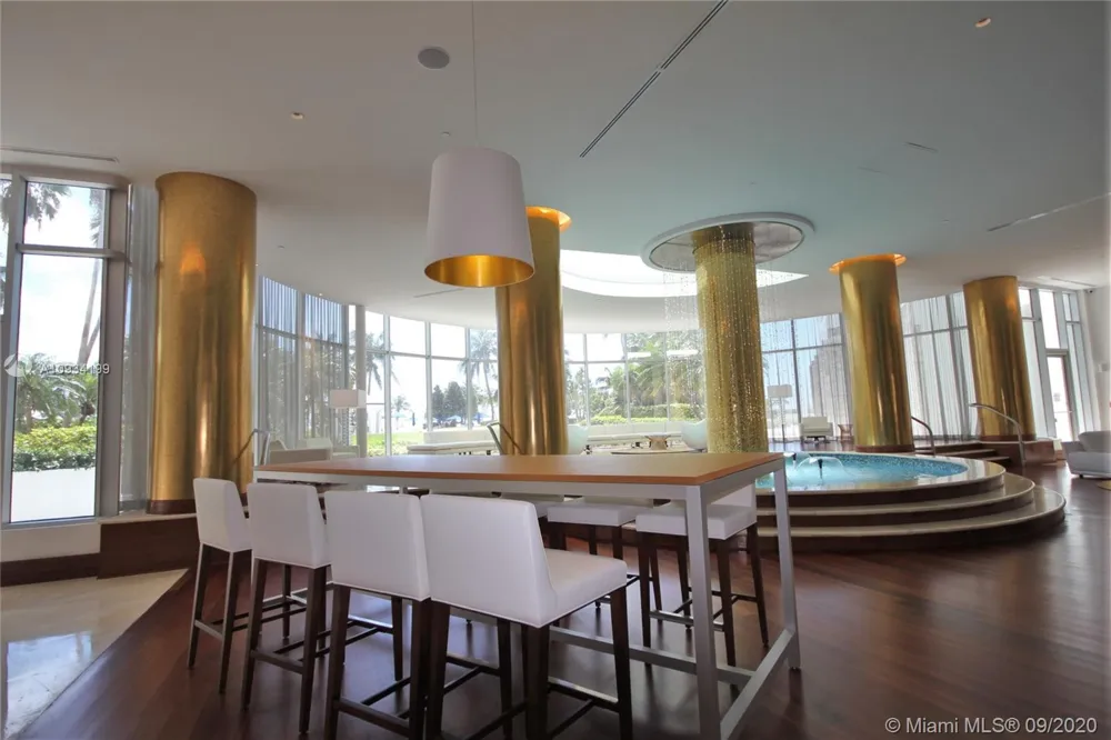 5161 COLLINS AV #806 Miami Beach, FL 33140