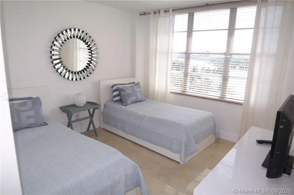 5161 COLLINS AV #806 Miami Beach, FL 33140