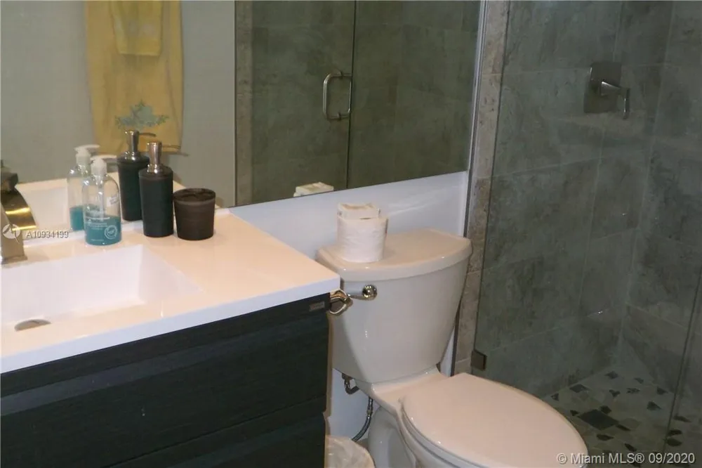 5161 COLLINS AV #806 Miami Beach, FL 33140