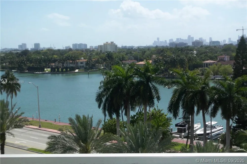 5161 COLLINS AV #806 Miami Beach, FL 33140