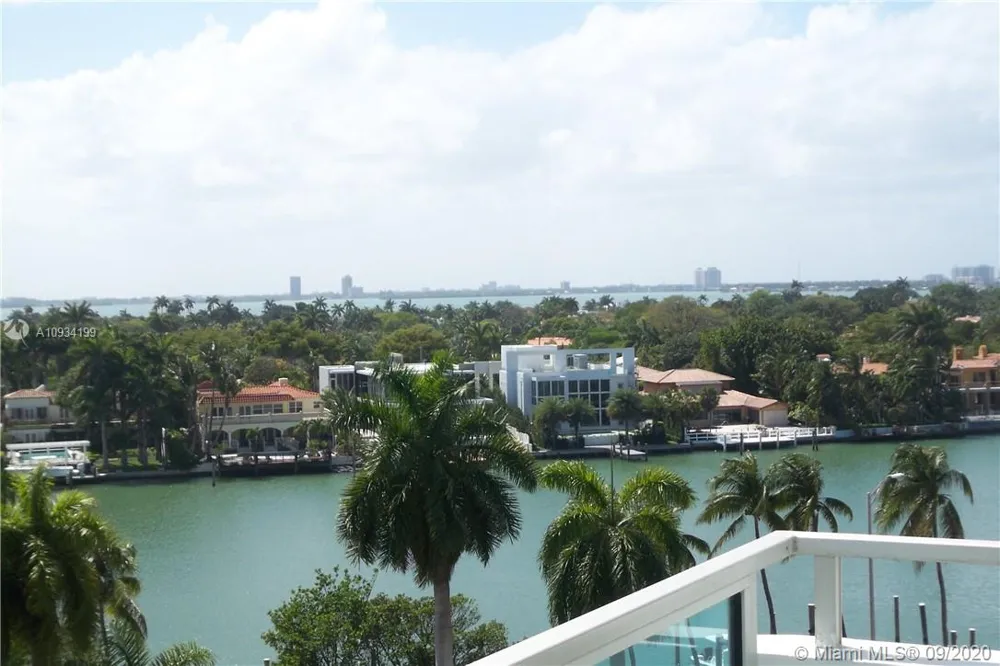 5161 COLLINS AV #806 Miami Beach, FL 33140