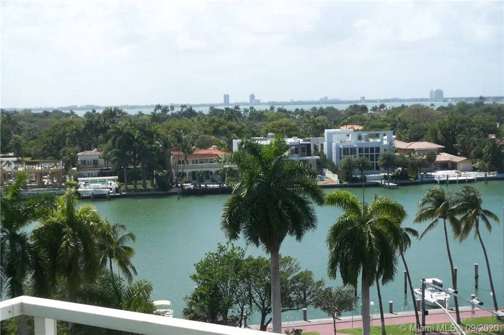 5161 COLLINS AV #806 Miami Beach, FL 33140