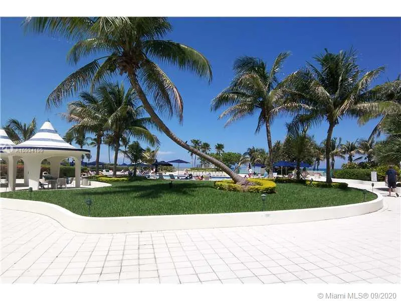 5161 COLLINS AV #806 Miami Beach, FL 33140