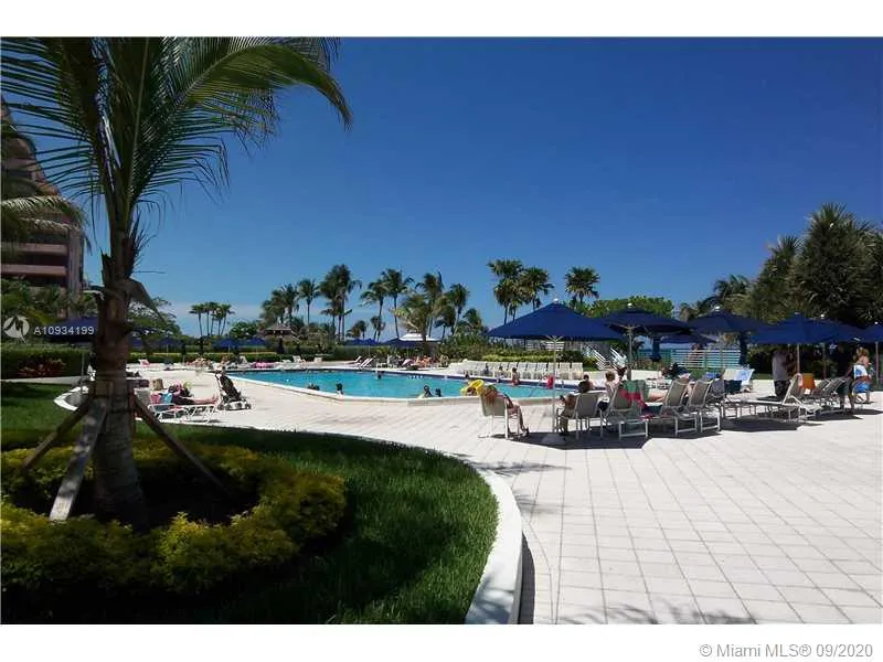 5161 COLLINS AV #806 Miami Beach, FL 33140