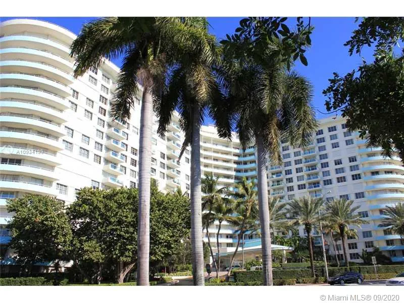 5161 COLLINS AV #806 Miami Beach, FL 33140