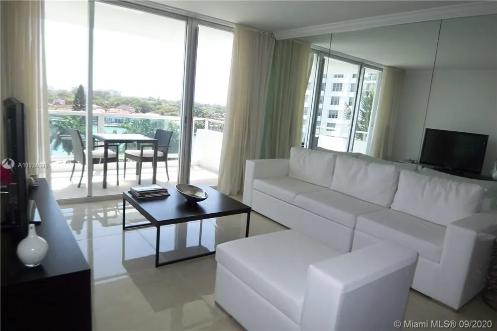 5161 COLLINS AV #806 Miami Beach, FL 33140