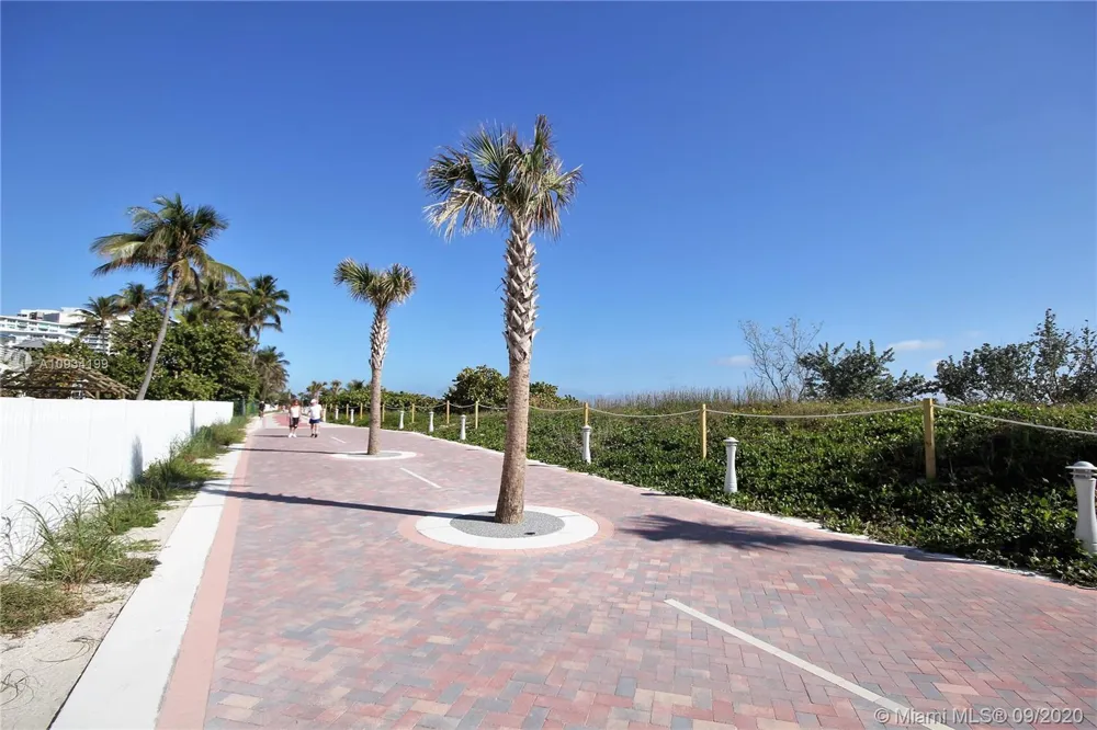 5161 COLLINS AV #806 Miami Beach, FL 33140