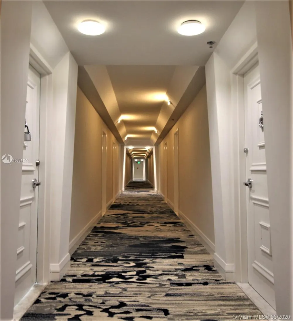 5161 COLLINS AV #806 Miami Beach, FL 33140
