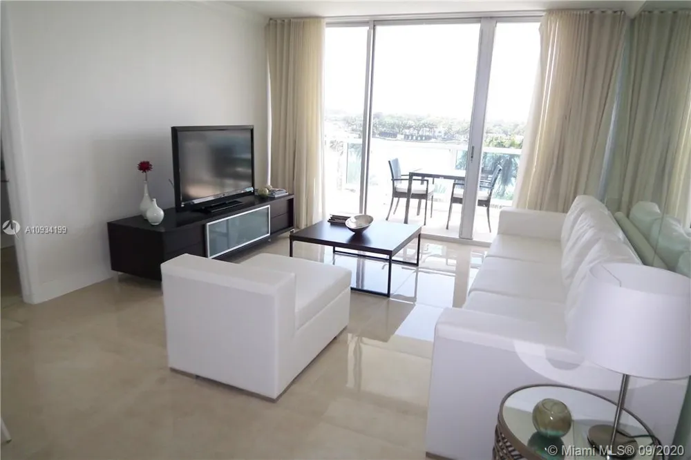 5161 COLLINS AV #806 Miami Beach, FL 33140