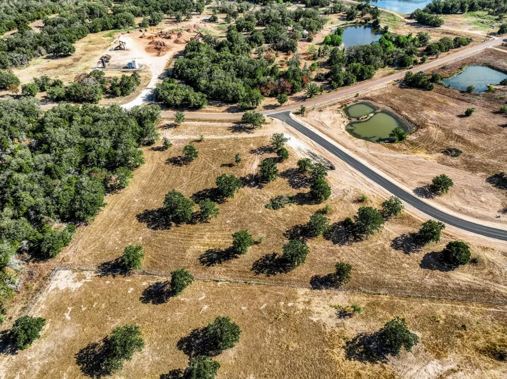 120 Feder Way West Point, TX 78963