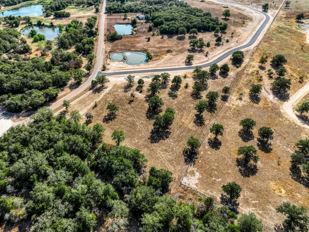 120 Feder Way West Point, TX 78963