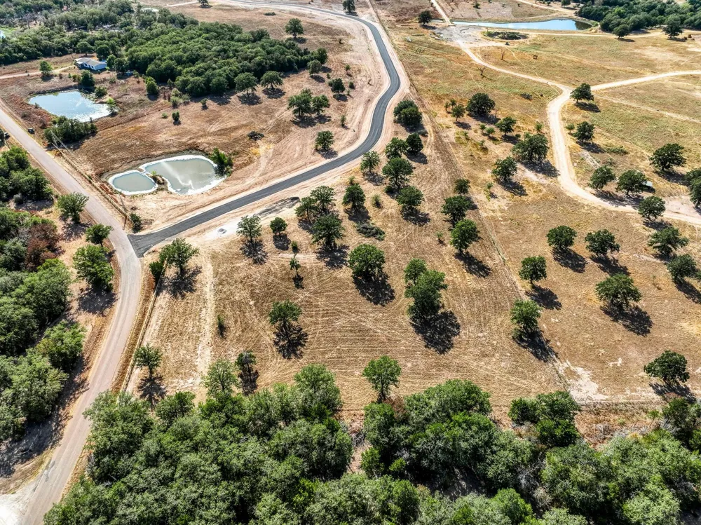 120 Feder Way West Point, TX 78963
