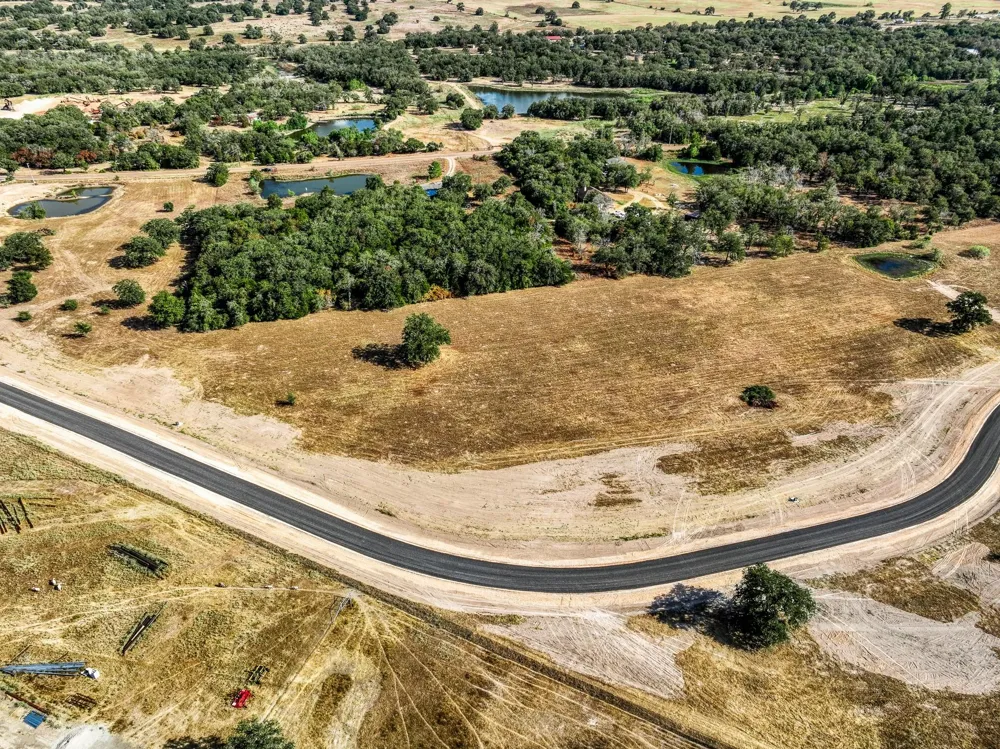 211 Feder Way West Point, TX 78963