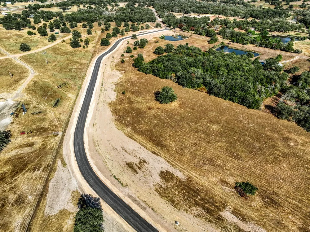 211 Feder Way West Point, TX 78963