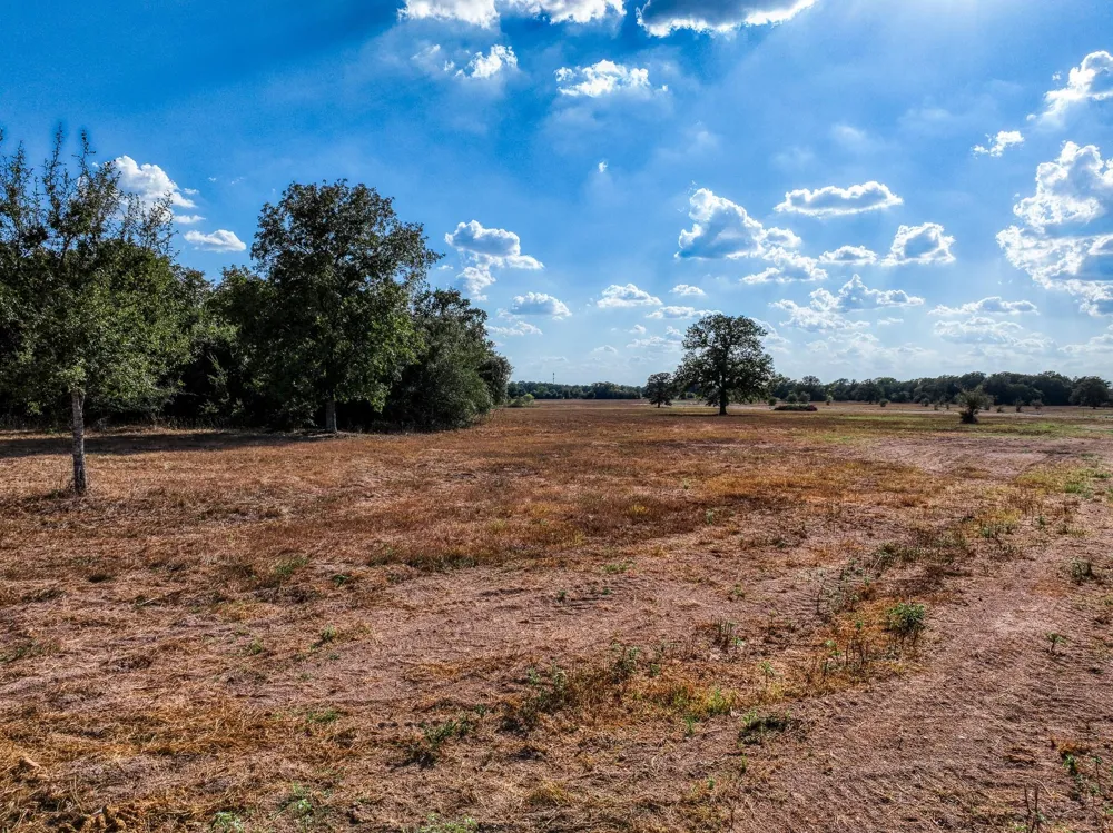 211 Feder Way West Point, TX 78963