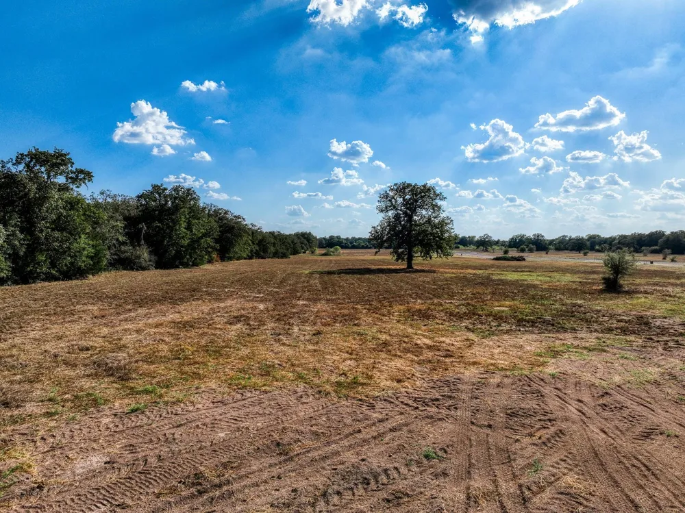 211 Feder Way West Point, TX 78963