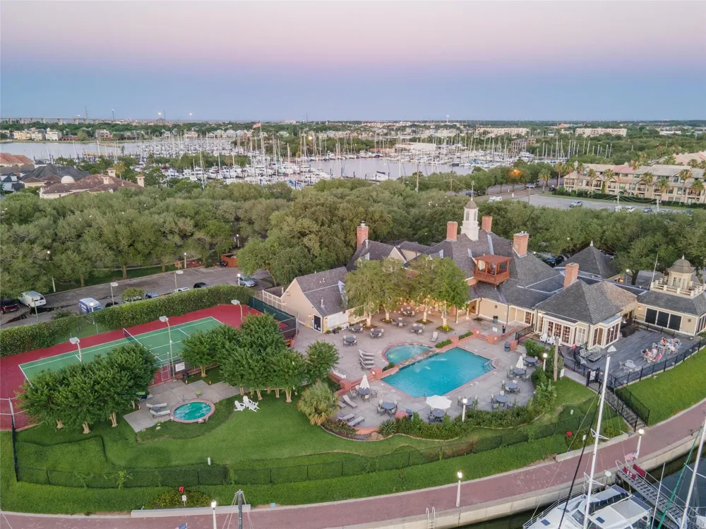19 Mariners Lane Kemah, TX 77565