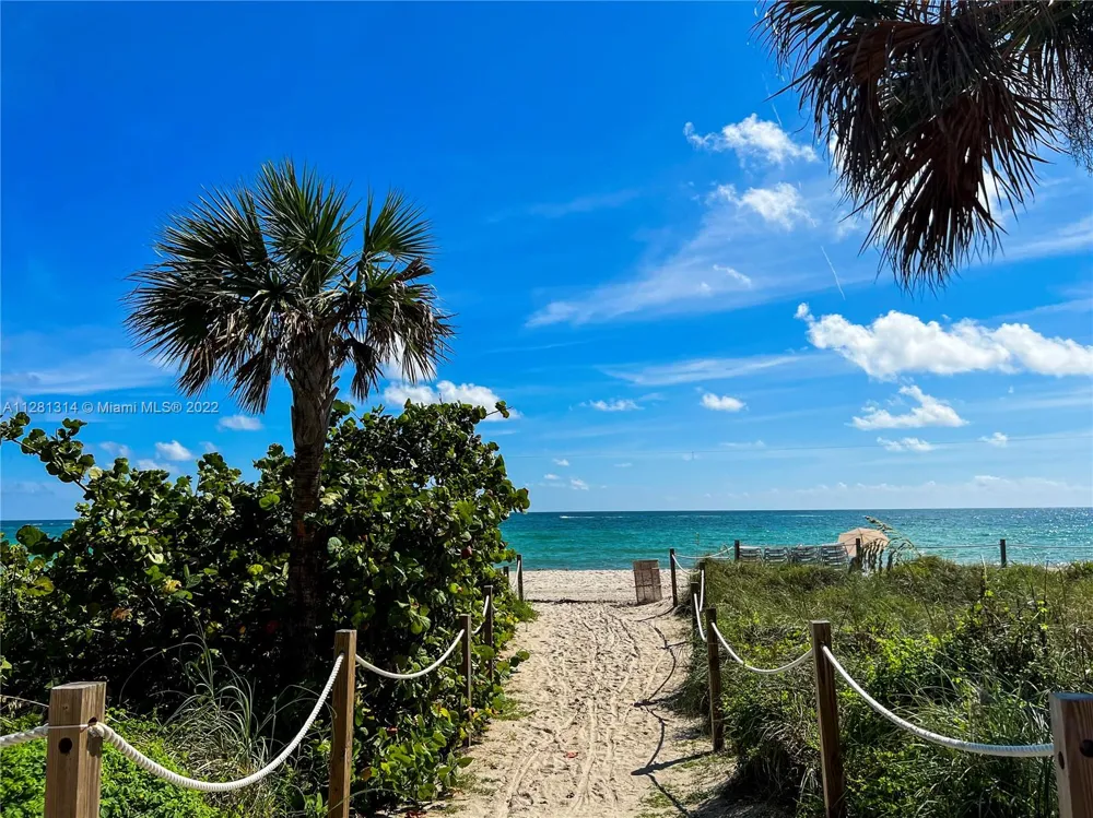 5161 Collins Ave #404