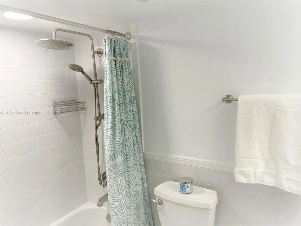 5161 Collins Ave #404 Miami Beach, FL 33140
